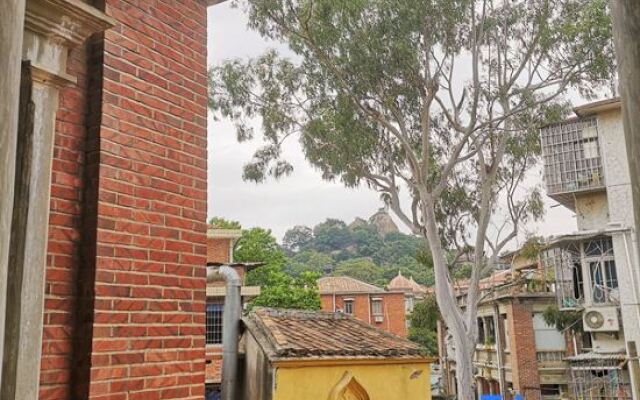 Gulangyu Shuxiang Manor Homestay (Sanqiutian Wharf Sunlight Rock Station)