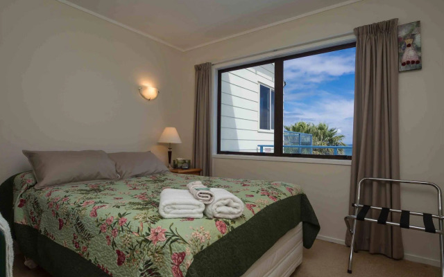 By the Bay Beachfront Apartments