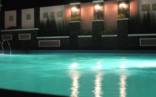 Atrium Resort & Hotel