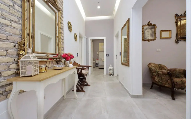 Roman Holiday Suites