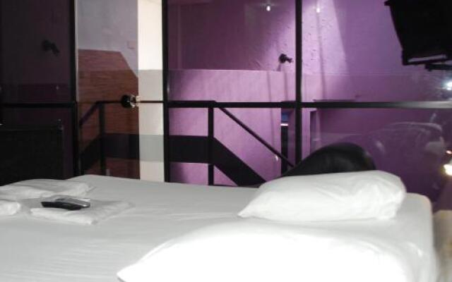 Rhodes Motel