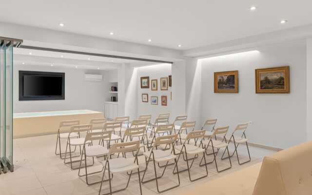 Gallery Central Piraeus Port