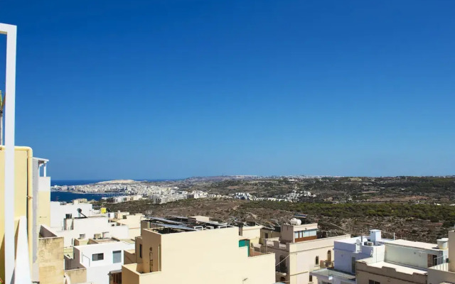 Summer Breeze Superior Apartment with Terrace by Getaways Malta