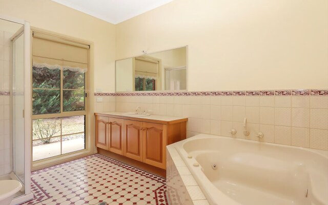Alpine Mist - Spacious 5 bedroom home