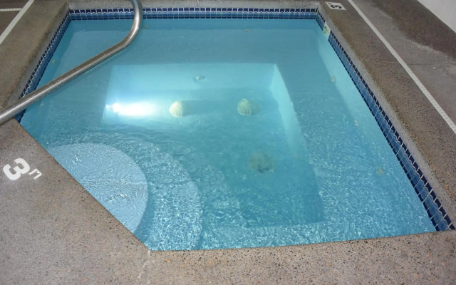 Travelodge Suites by Wyndham Newberg