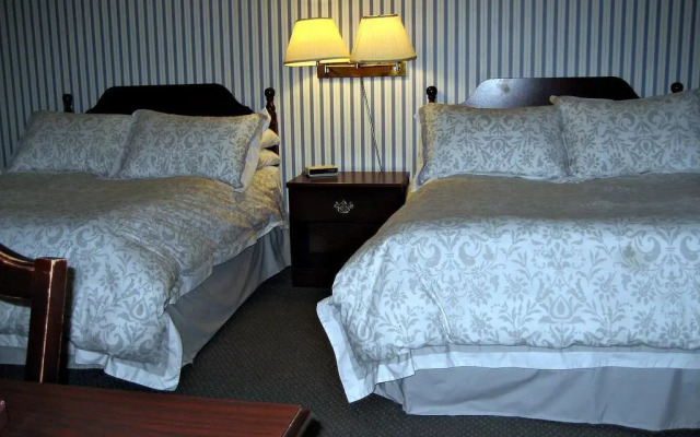 Lane's Privateer Inn