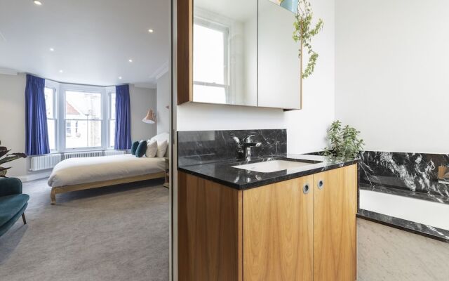 On a Queens Park Parade