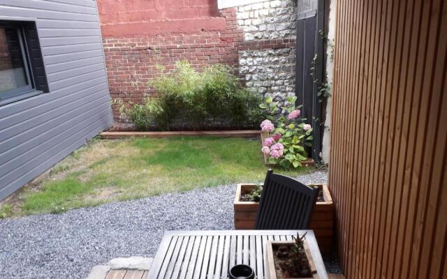 Studio avec jardin et stationnement gratuit à Rouen