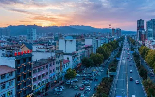 Xingyue Smart Cinema Hotel (Xixia Century Square Branch)