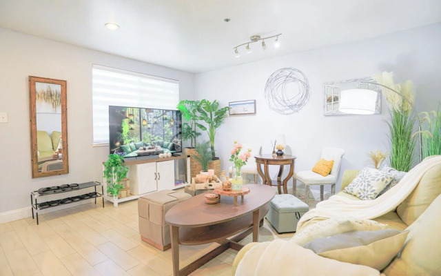 Sunnyvale 3B2b Super Big House