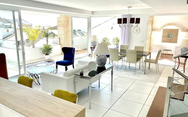 MONDRIAN Luxury Suites & Villas