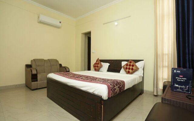 OYO 5285 Apartment Impact Associates