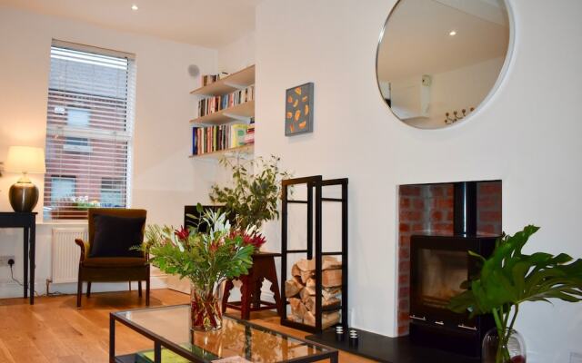 Newly Refurbished 2 Bedroom Terraced House in Dublin