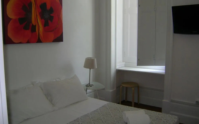 WW Hostel & Suites