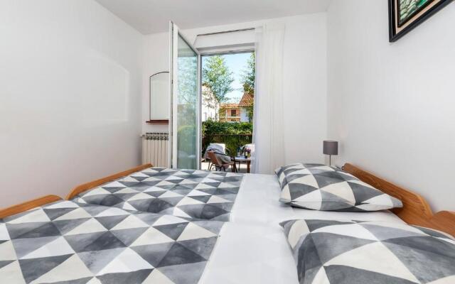 Apartments Marija - 500 m from beach