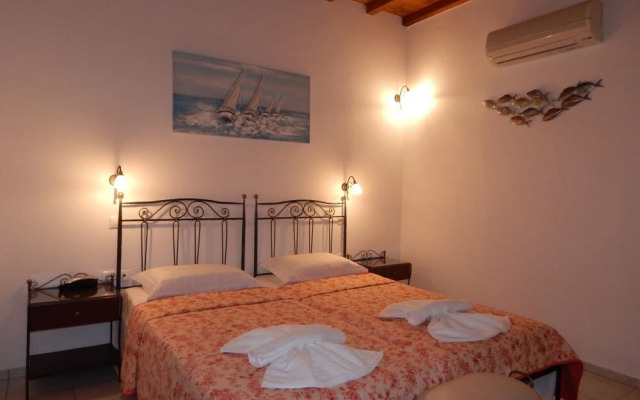 Tinos Suites & Apartments