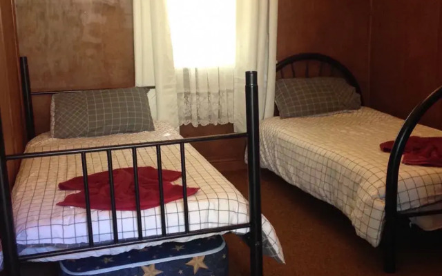 Little River Inn - Hostel