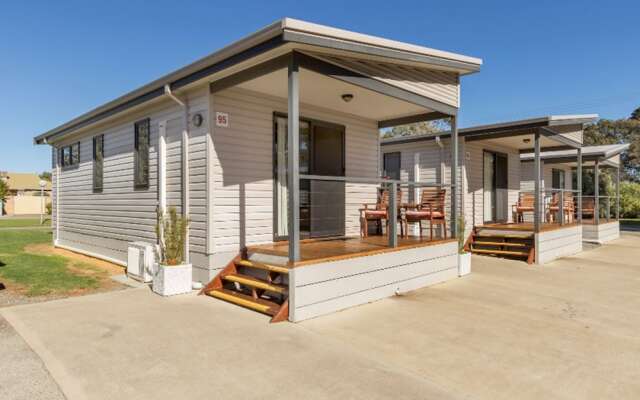 Serpentine Falls Park Home & Tourist Village