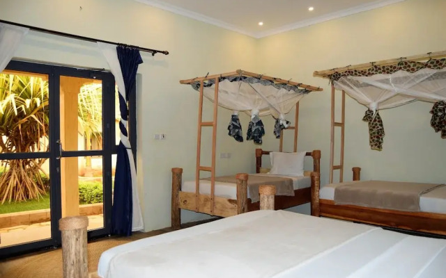 Chanya Lodge.