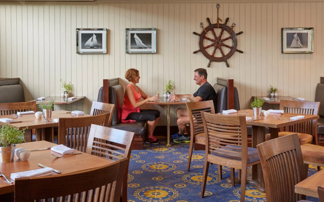 Macdonald Elmers Court Hotel