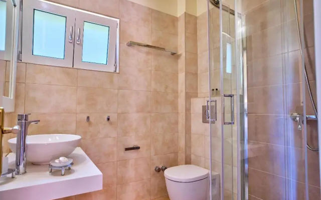 Chrismos Luxury Suites & Studios