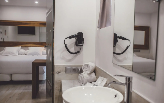Hotel Cuevas - Adults Only
