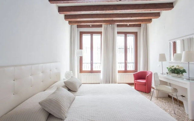 Venezia - Calle della Regina 752b