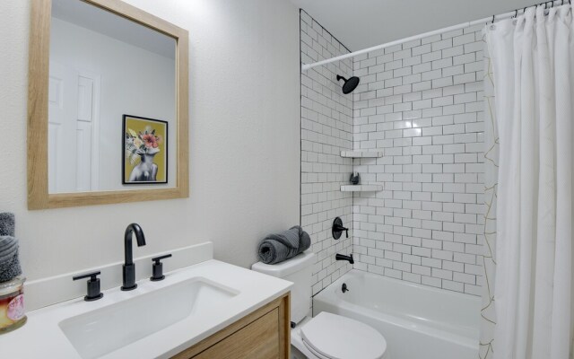 Waterfront Granbury Home: Easy Lake Access!