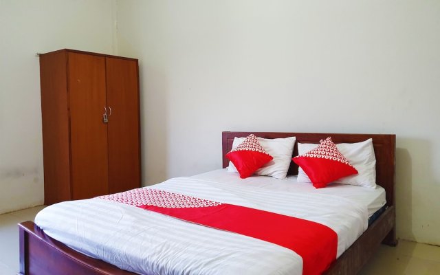 Pondok Mulia Guest House by OYO Rooms