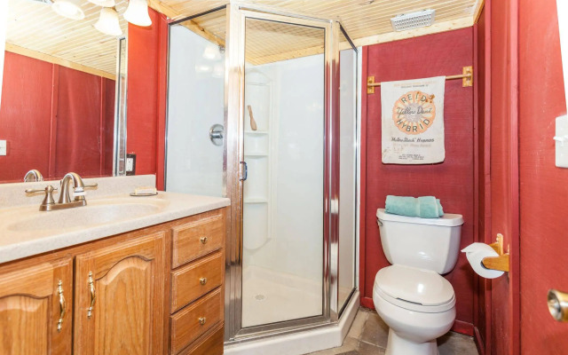 Treehouse by the Stream