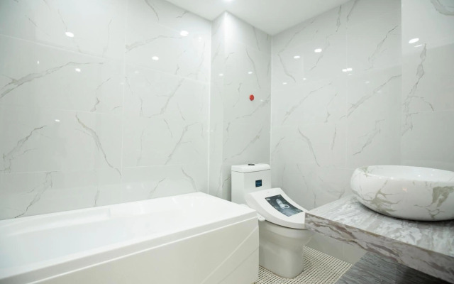 Sumitomo Hotel & Service Apartment 20 Lane 12 Dao Tan