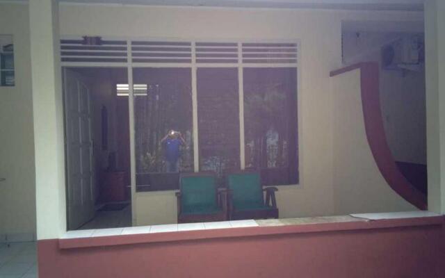 RedDoorz near Lokawisata Baturaden 2