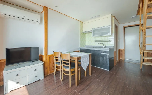 Yeongheungdo Rainbow Ocean View Pension