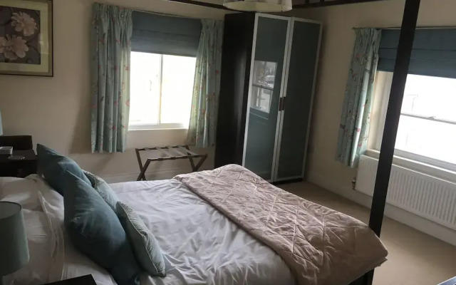 Peel House Apartments