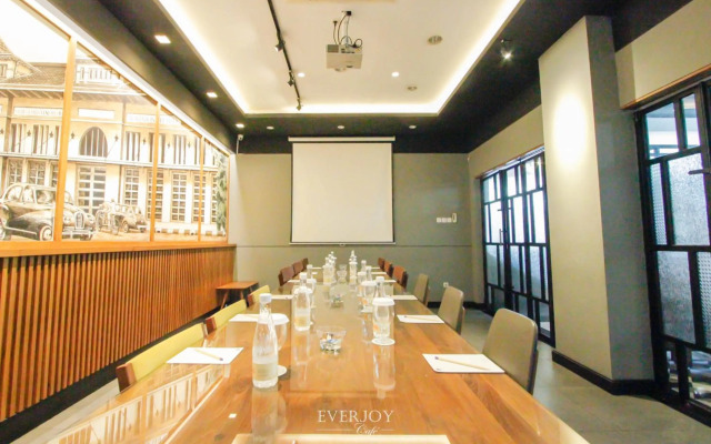 Ivory Hotel Bandung