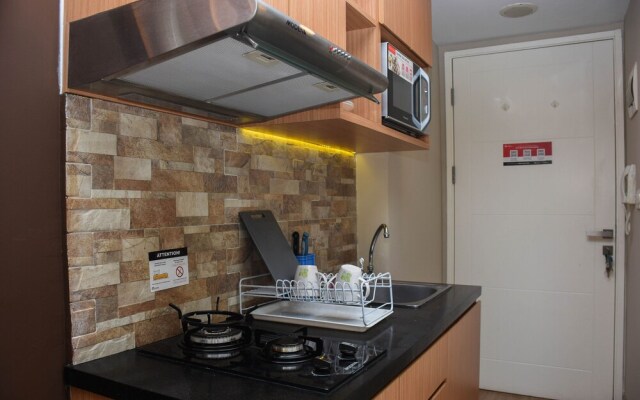 Cozy Living Studio at Springlake Summarecon Bekasi Apartment