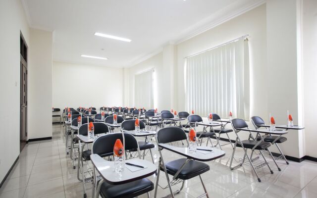 RedDoorz @ Rampal