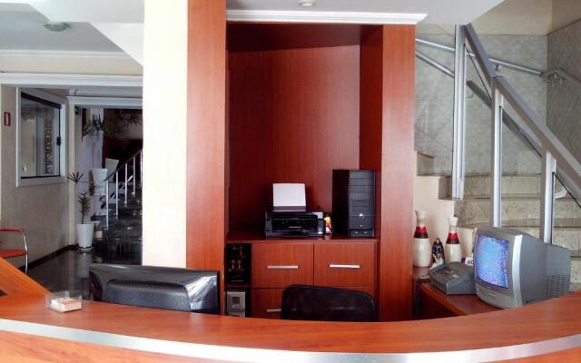 Lelis Hotel
