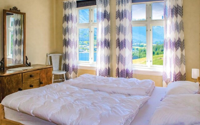 Amazing Home in Olden With 4 Bedrooms and Wifi