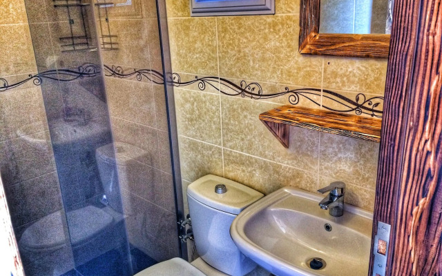 Parmis Boutique House