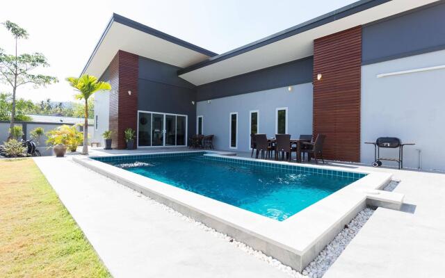 Elephas Villa