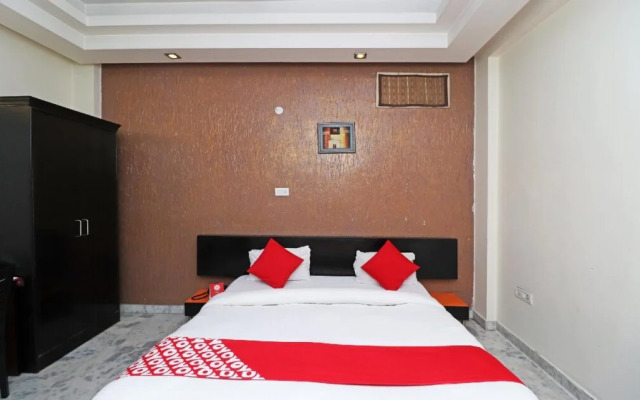 Mannat Residency By OYO Rooms
