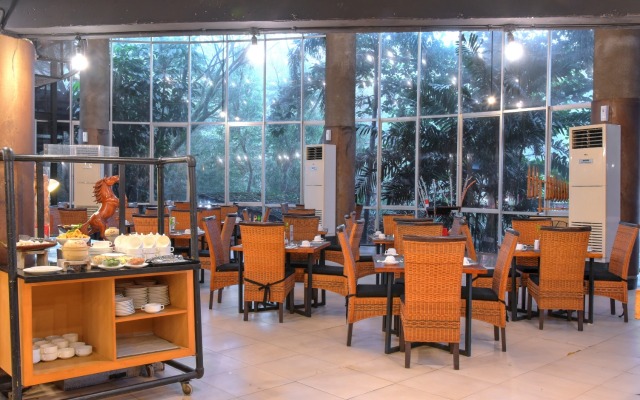 Oak Tree Emerald Hotel & Conventions Semarang