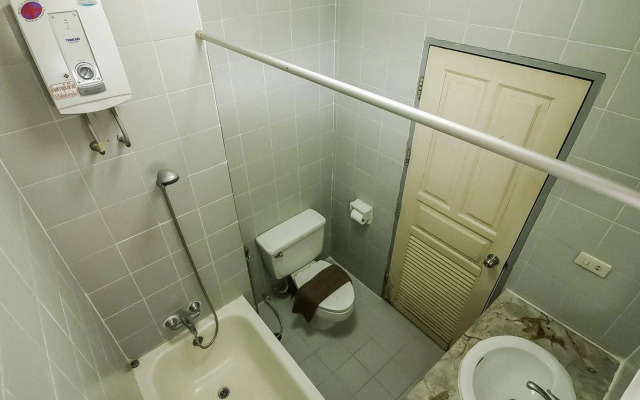 席娜卡琳拉玛苏安隆奈达酒店(Nida Rooms Srinakarin Rama Suan Luang)