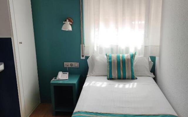 Yomo Hostal BCN Port