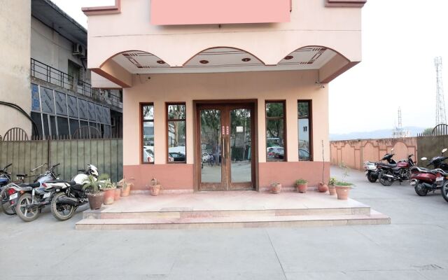 OYO 17381 Hotel City Look