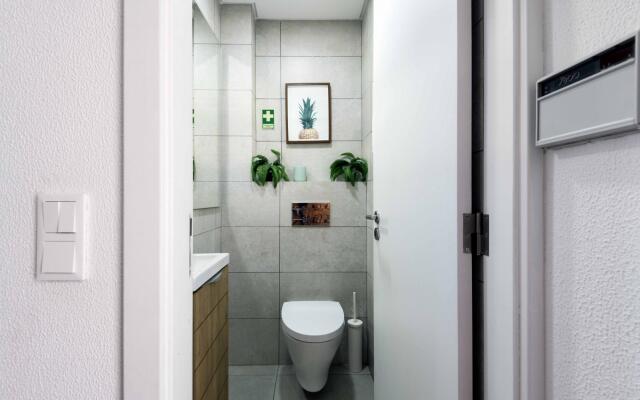 Sesimbra Stylish Villa by Homing