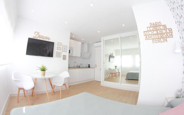 New, Modern & Central Studio Torremolinos