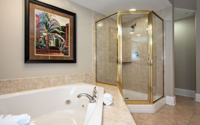 Crb0816 2 Bedroom Condo