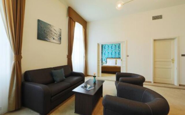 Ipoly Residence Executive Hotel Suites